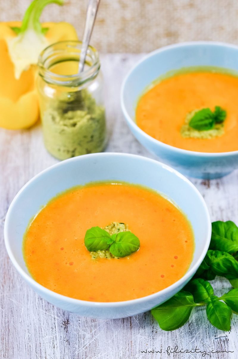 Paprika-Cremesuppe mit Olivenpesto | Filizity.com | Food-Blog aus dem ...