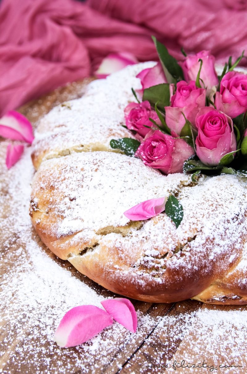 Osterkranz Rezept mit Pistazien-Rosen-Füllung | Filizitiy.com | Food ...