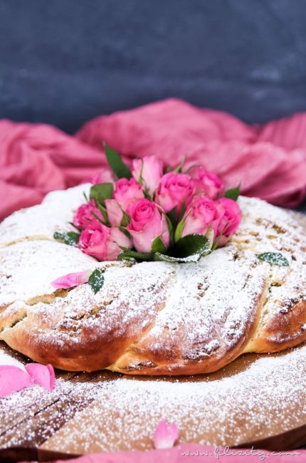 Osterkranz Rezept mit Pistazien-Rosen-Füllung | Filizitiy.com | Food ...