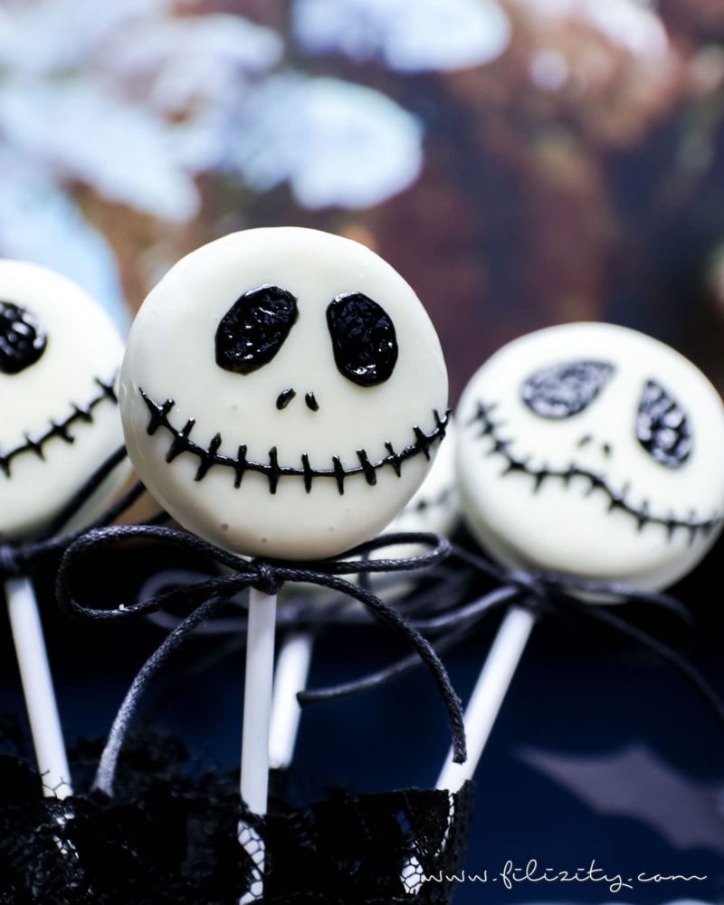 Schnelles Halloween-Rezept: Jack Skellington Keks Lollies | Filizity ...