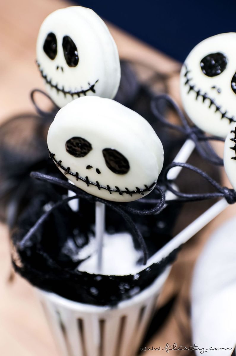 Schnelles Halloween-Rezept: Jack Skellington Keks Lollies | Filizity ...