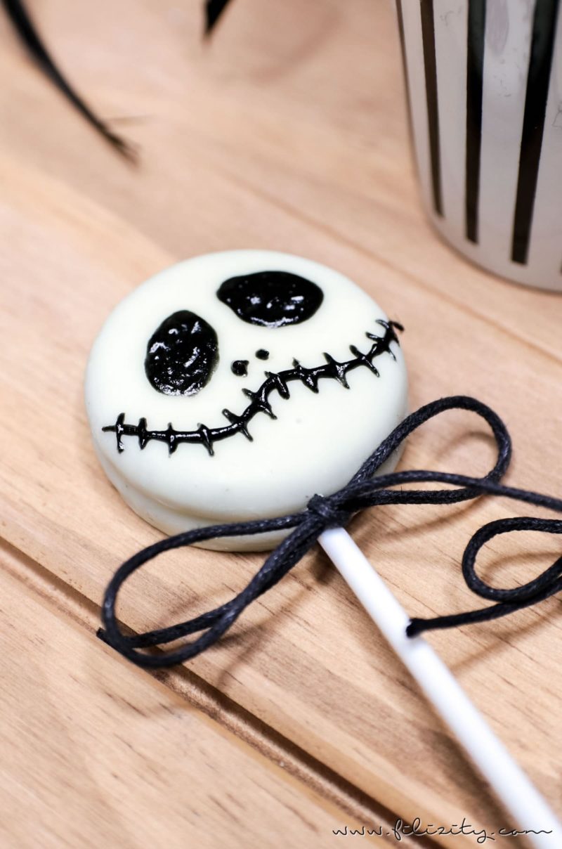 Schnelles Halloween-Rezept: Jack Skellington Keks Lollies | Filizity ...